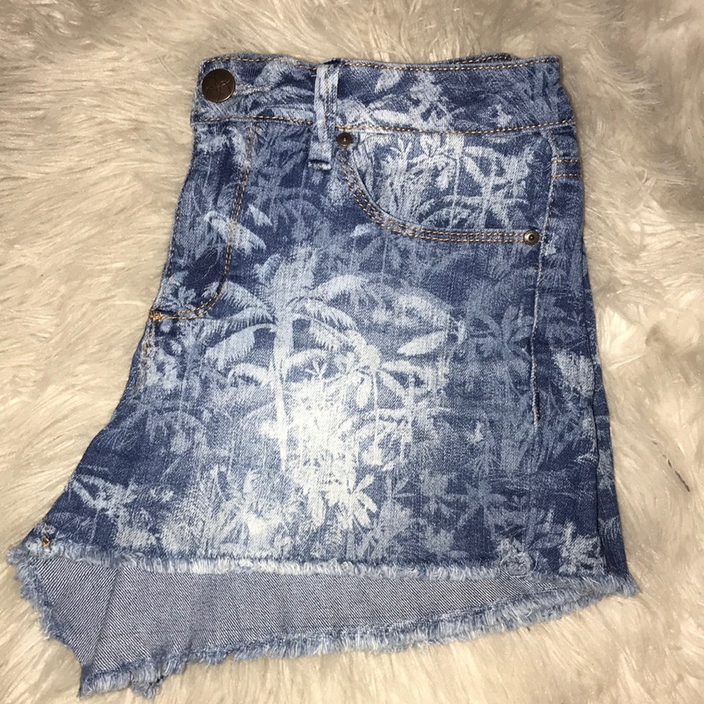 Jessica Simpson shorts